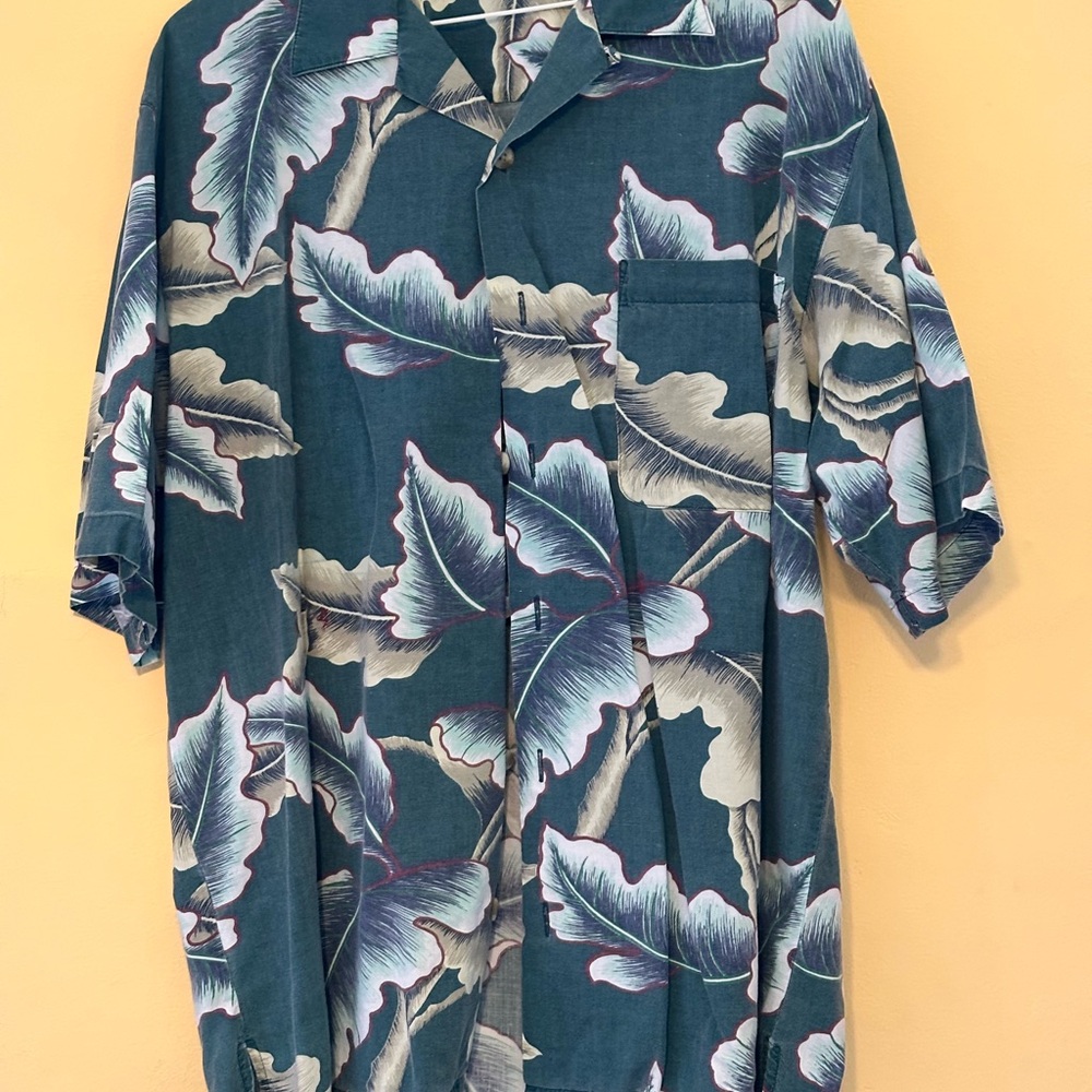 Tropical Leaf Hawaiian Shirt 🌺